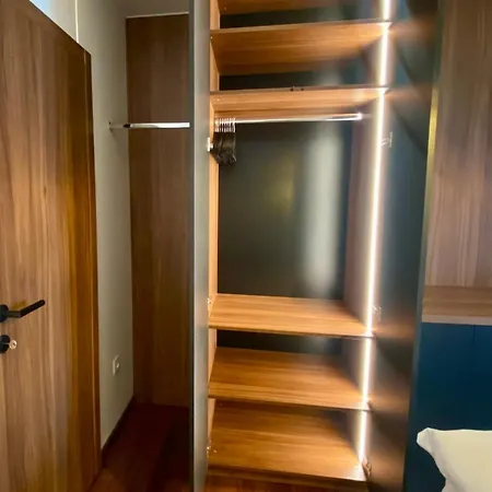 아파트 Olimian Retreat Rosa 421 포드체트르테크